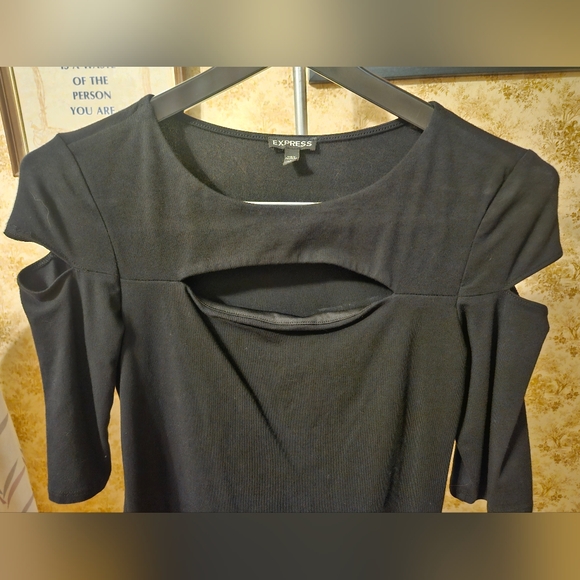 EXPRESS SMALL BLACK CUT-OUT TOP - Picture 2 of 8